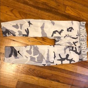2 Pairs Nike Pro 3/4 length men’s tights